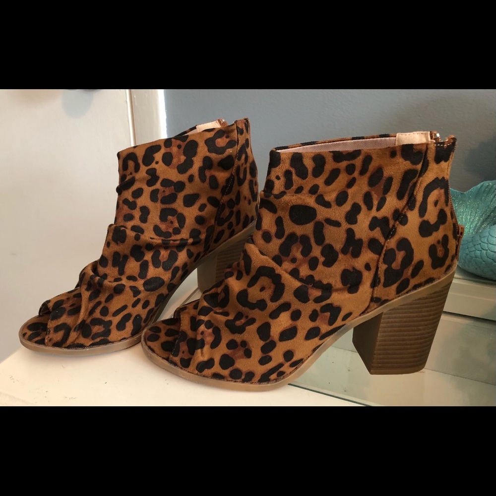 New cheetah booties